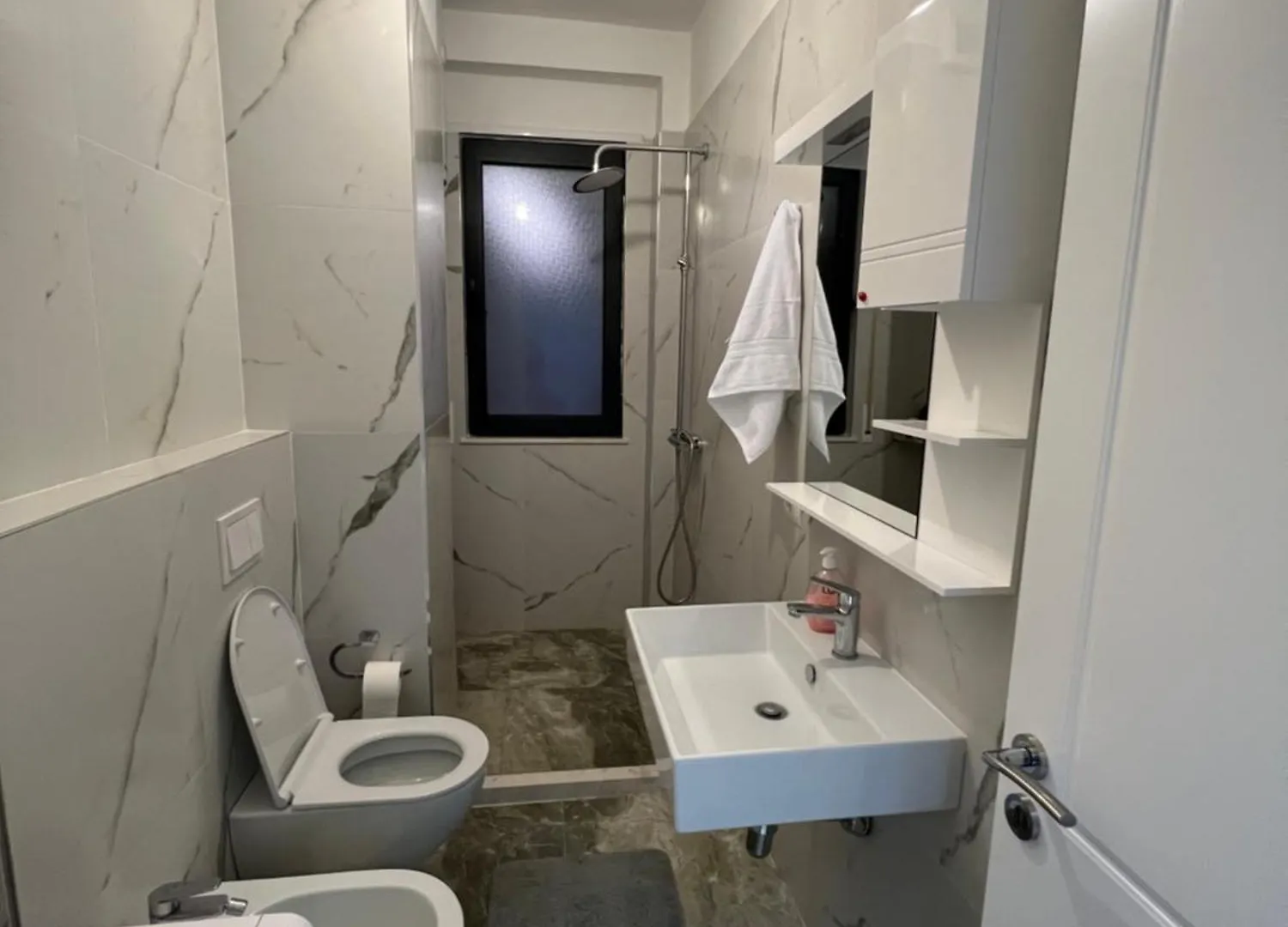 Apartment Comfort Inn Tirana Albania